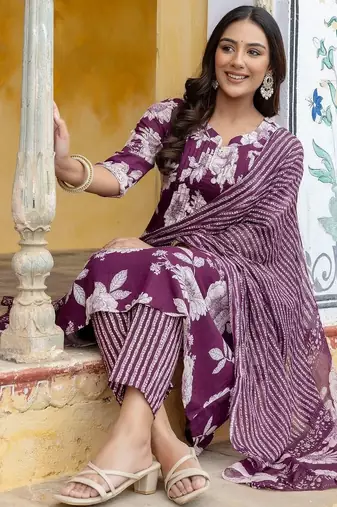 women floral printed pleated  cotton kurta with trousers & with dupatta