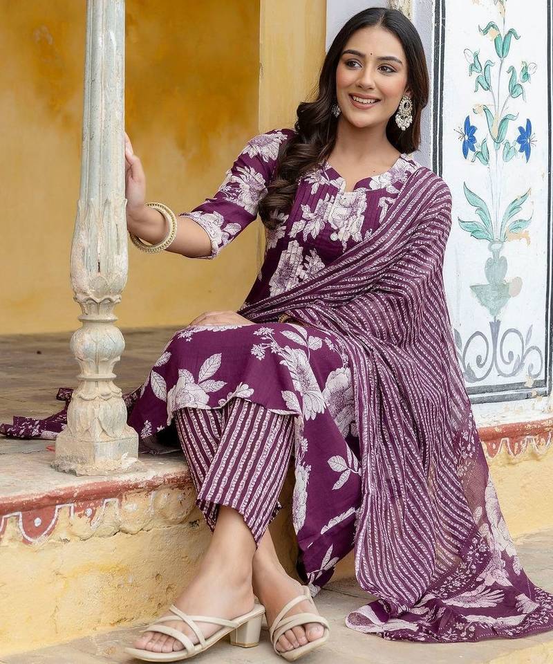 women floral printed pleated  cotton kurta with trousers & with dupatta