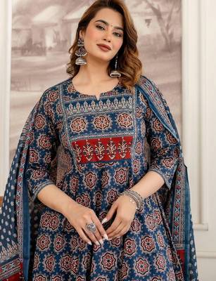 women ethnic motifs printed empire sequinned  cotton kurta with trousers & with dupatta 2