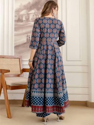 women ethnic motifs printed empire sequinned  cotton kurta with trousers & with dupatta 3