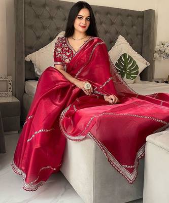 Maroon floral embroidered organza saree 2