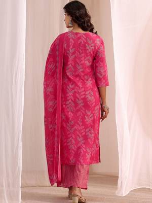 women ethnic motifs printed regular kurta with trousers & with dupatta 5
