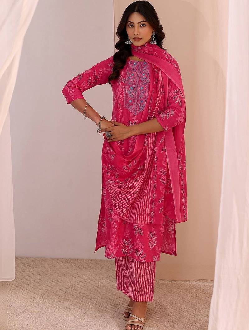 women ethnic motifs printed regular kurta with trousers & with dupatta