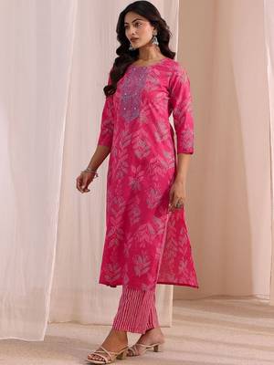 women ethnic motifs printed regular kurta with trousers & with dupatta 7