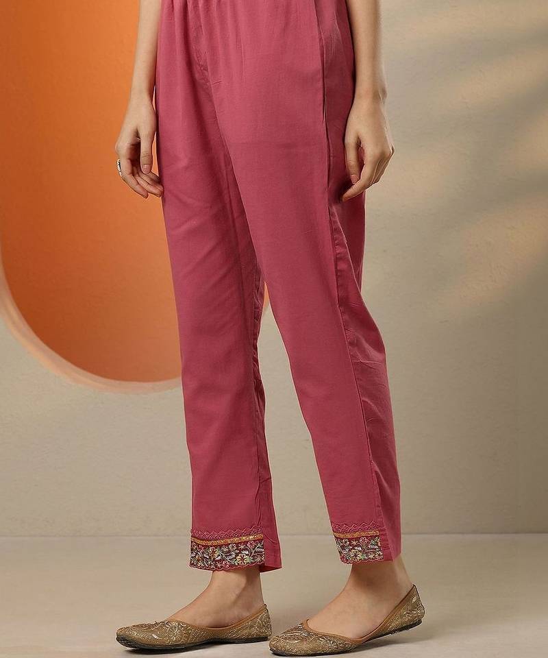 women floral embroidered regular thread work kurta with trousers & with dupatta