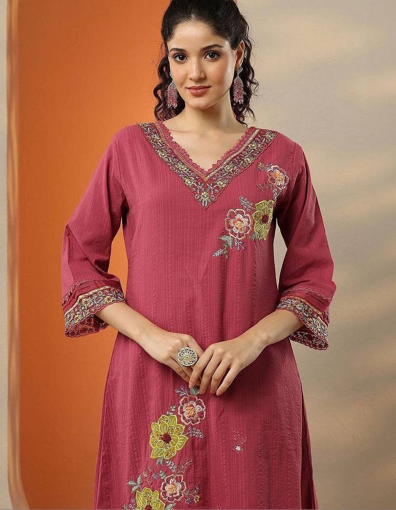 women floral embroidered regular thread work kurta with trousers & with dupatta