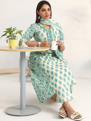 women floral printed regular cotton blend kurta with trousers & with dupatta 2