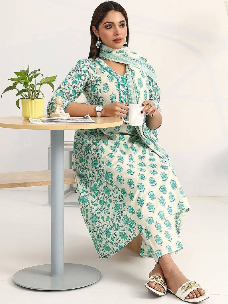 women floral printed regular cotton blend kurta with trousers & with dupatta