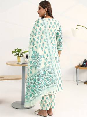 women floral printed regular cotton blend kurta with trousers & with dupatta 4