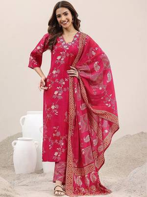 women floral printed regular thread work kurta with trousers & with dupatta 1