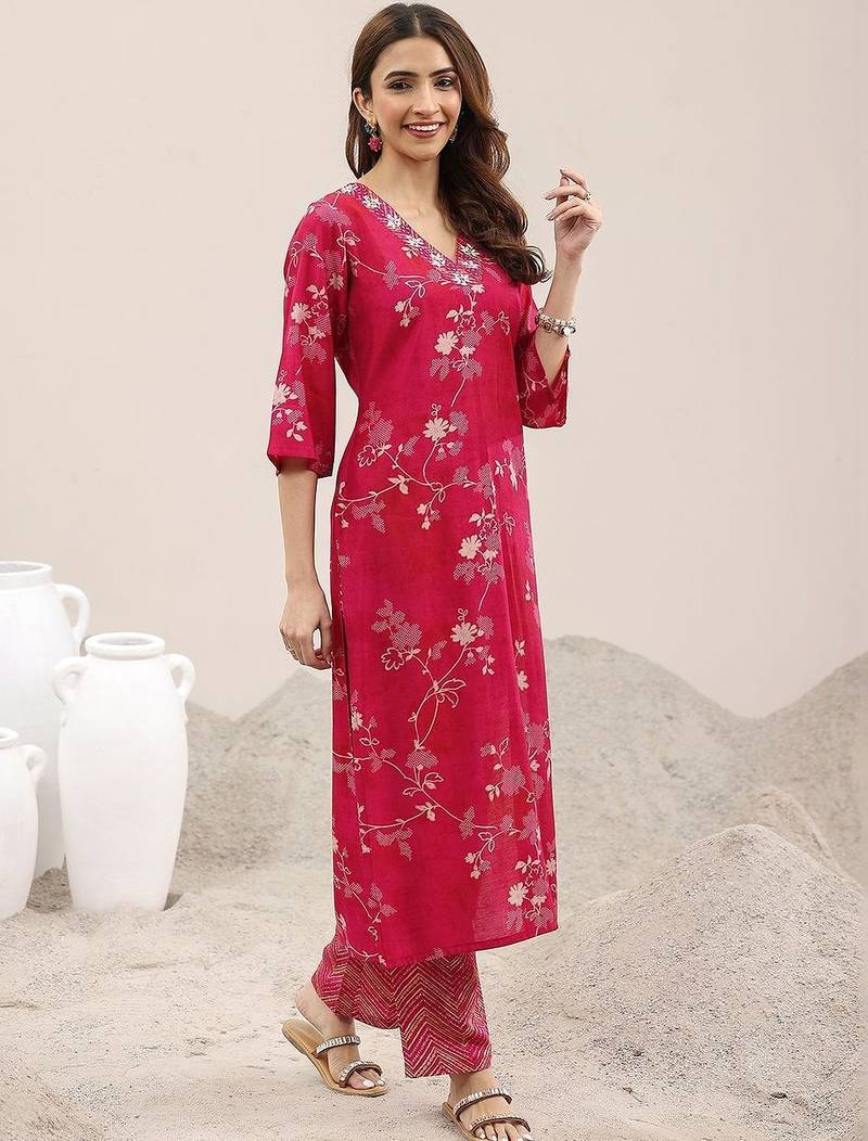 women floral printed regular thread work kurta with trousers & with dupatta