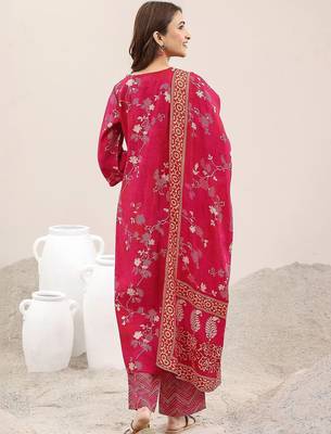 women floral printed regular thread work kurta with trousers & with dupatta 3