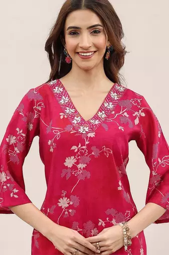 women floral printed regular thread work kurta with trousers & with dupatta