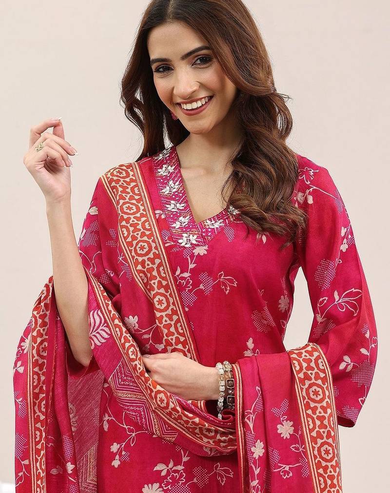 women floral printed regular thread work kurta with trousers & with dupatta