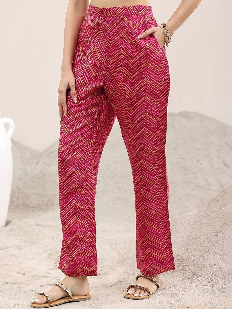 women floral printed regular thread work kurta with trousers & with dupatta