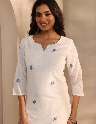 embroidered notch neck thread work straight kurta with trousers & dupatta 5