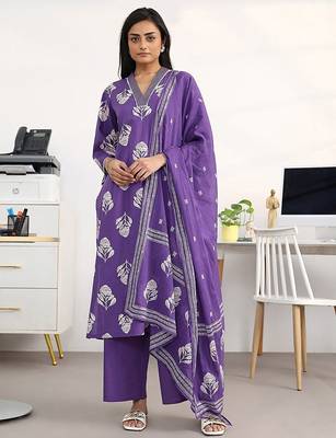 women floral printed regular cotton blend kurta with palazzos & with dupatta 1