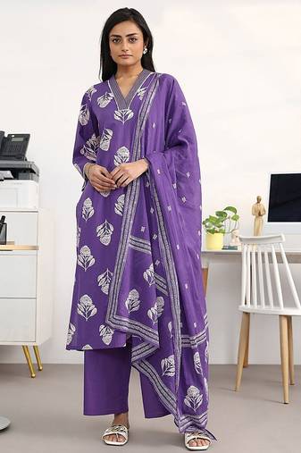 women floral printed regular cotton blend kurta with palazzos & with dupatta