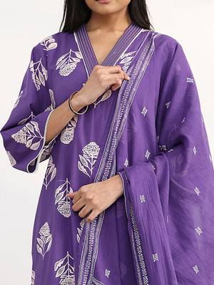 women floral printed regular cotton blend kurta with palazzos & with dupatta 2