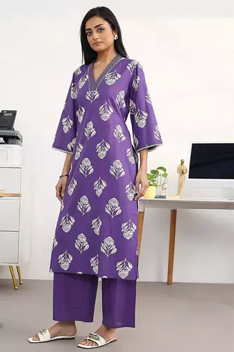women floral printed regular cotton blend kurta with palazzos & with dupatta