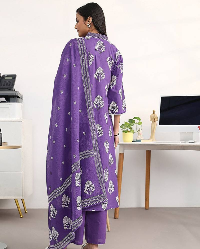 women floral printed regular cotton blend kurta with palazzos & with dupatta