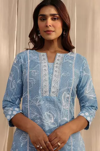 women floral printed regular thread work kurta with trousers & with dupatta