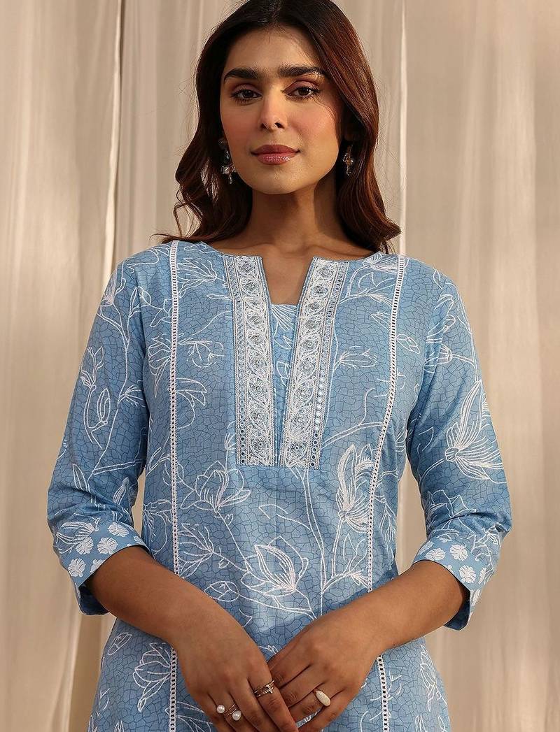women floral printed regular thread work kurta with trousers & with dupatta