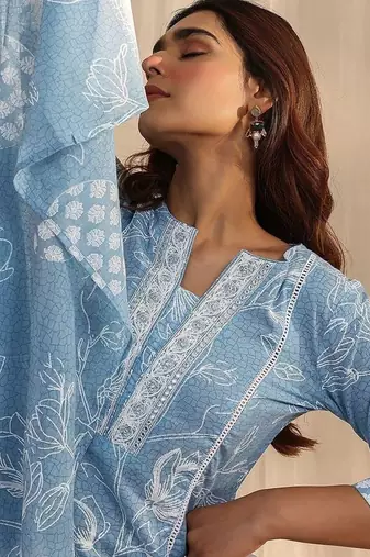 women floral printed regular thread work kurta with trousers & with dupatta