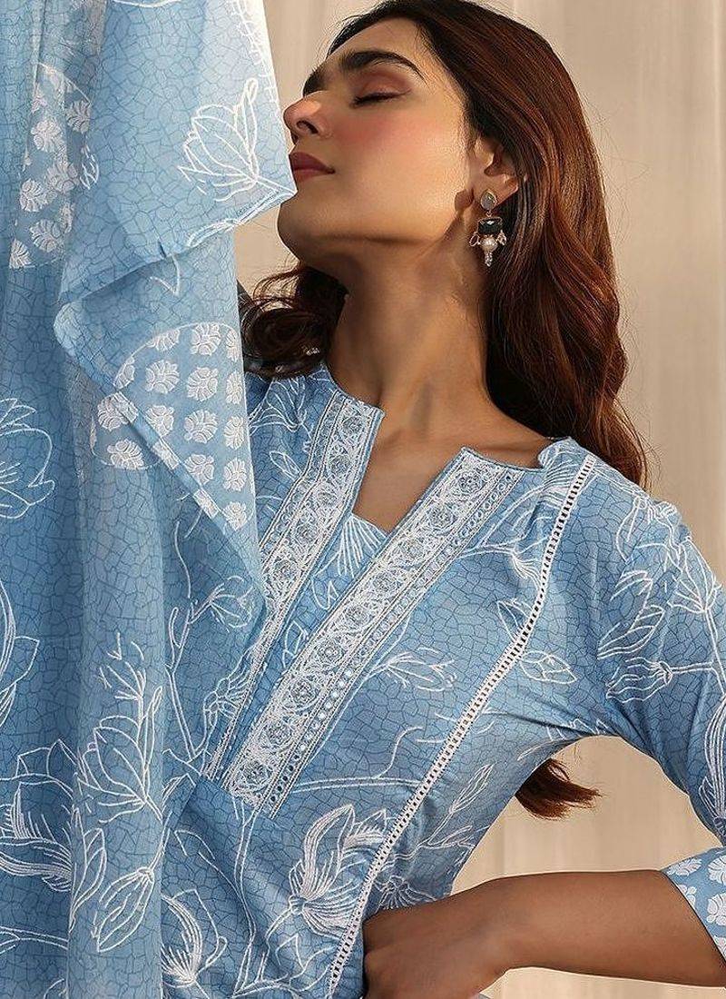 women floral printed regular thread work kurta with trousers & with dupatta