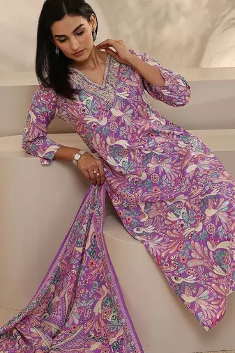 women ethnic motifs printed regular thread work kurta with trousers & with dupatta