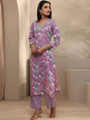 women ethnic motifs printed regular thread work kurta with trousers & with dupatta 3