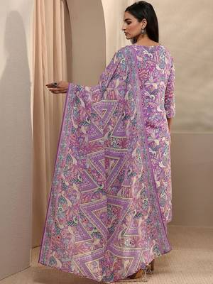 women ethnic motifs printed regular thread work kurta with trousers & with dupatta 4