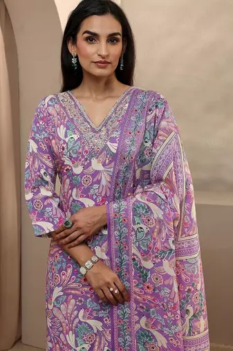 women ethnic motifs printed regular thread work kurta with trousers & with dupatta