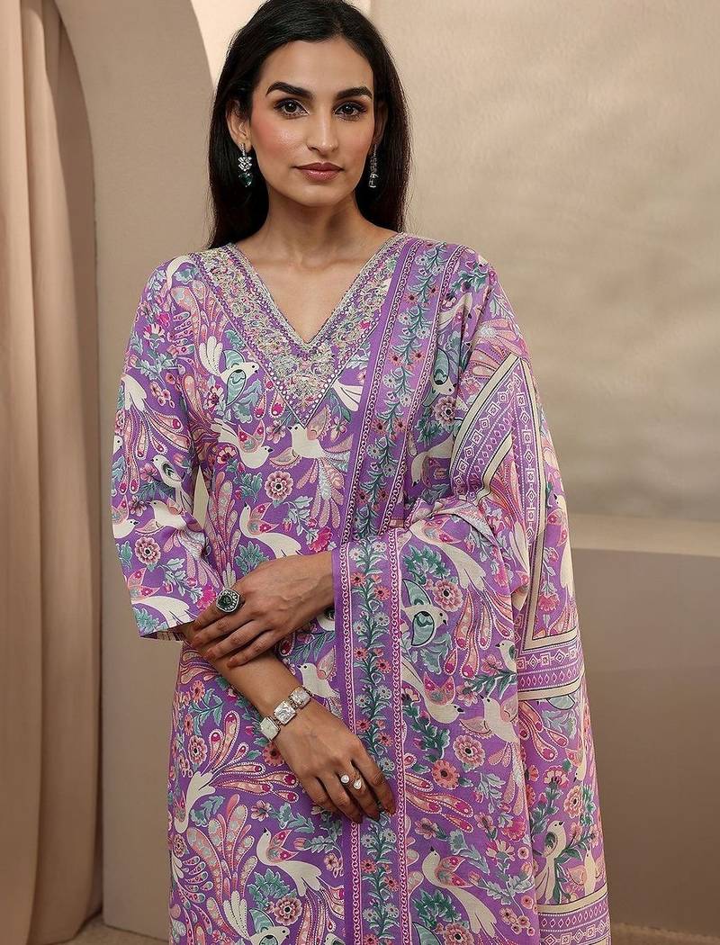 women ethnic motifs printed regular thread work kurta with trousers & with dupatta