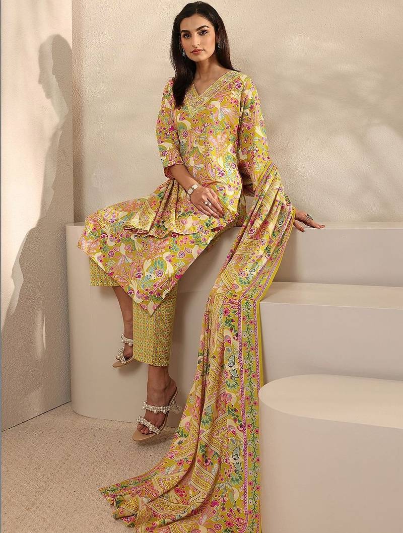 women ethnic motifs printed regular thread work kurta with trousers & with dupatta