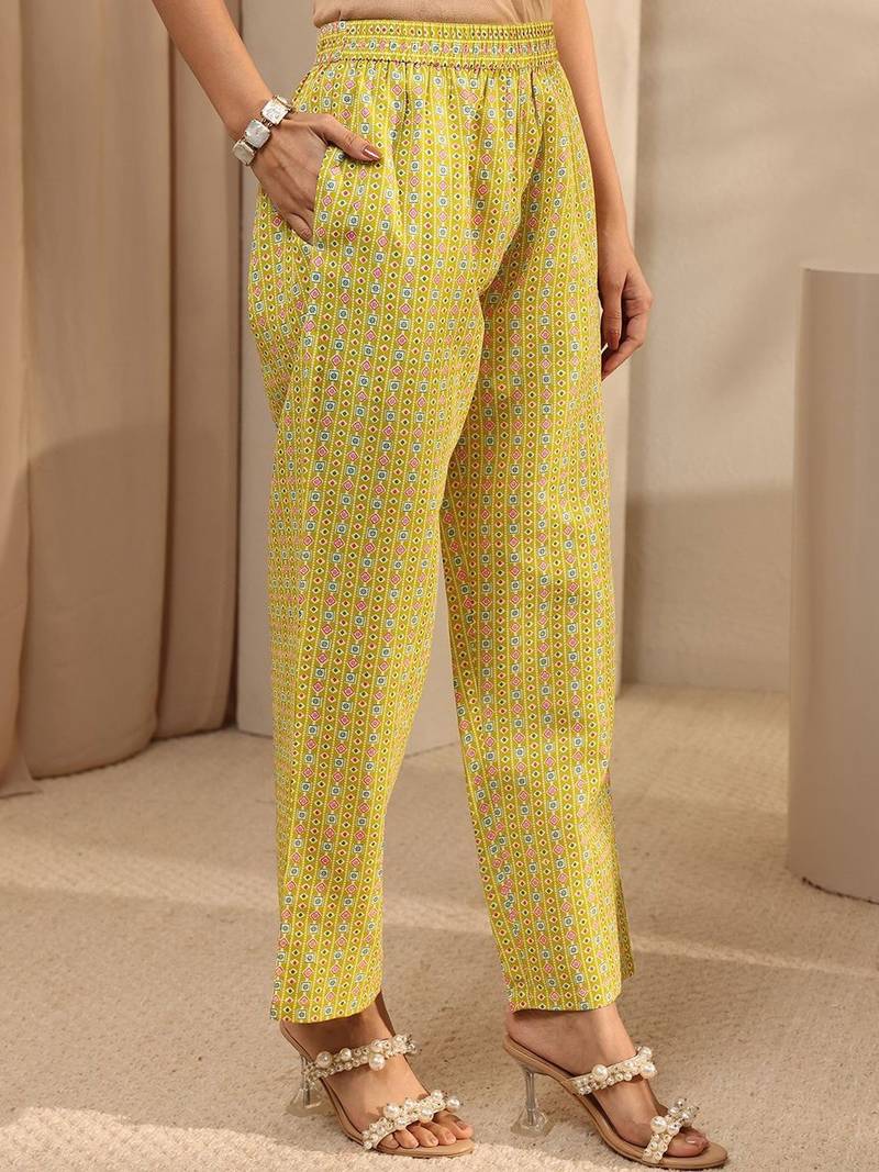 women ethnic motifs printed regular thread work kurta with trousers & with dupatta