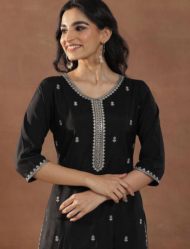 women floral embroidered regular kurta with trousers & with dupatta