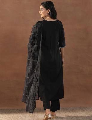 women floral embroidered regular kurta with trousers & with dupatta 5