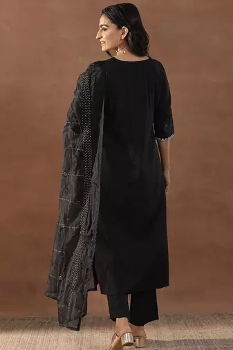 women floral embroidered regular kurta with trousers & with dupatta