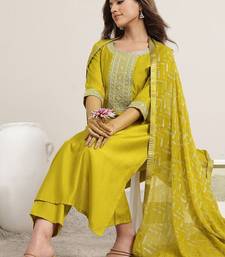 women floral yoke design kurta with trousers & dupatta