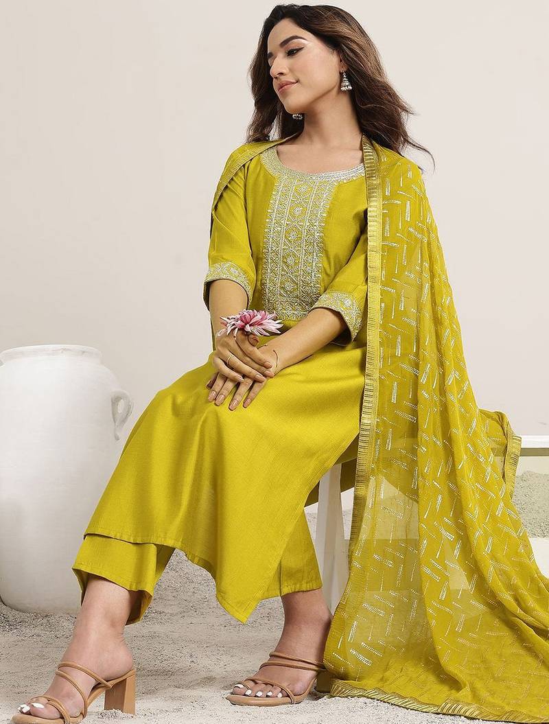 women floral yoke design kurta with trousers & dupatta