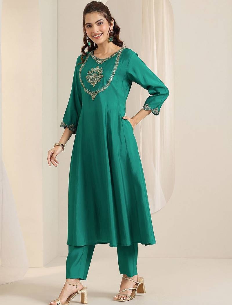 women ethnic motifs embroidered a-line kurta with trousers & dupatta