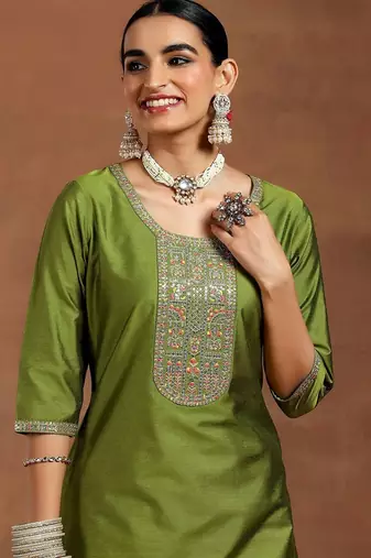 ethnic motifs yoke design sequinned straight kurta with trousers & dupatta