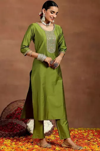 ethnic motifs yoke design sequinned straight kurta with trousers & dupatta