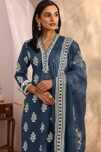 women ethnic motifs printed regular thread work kurta with palazzos & with dupatta