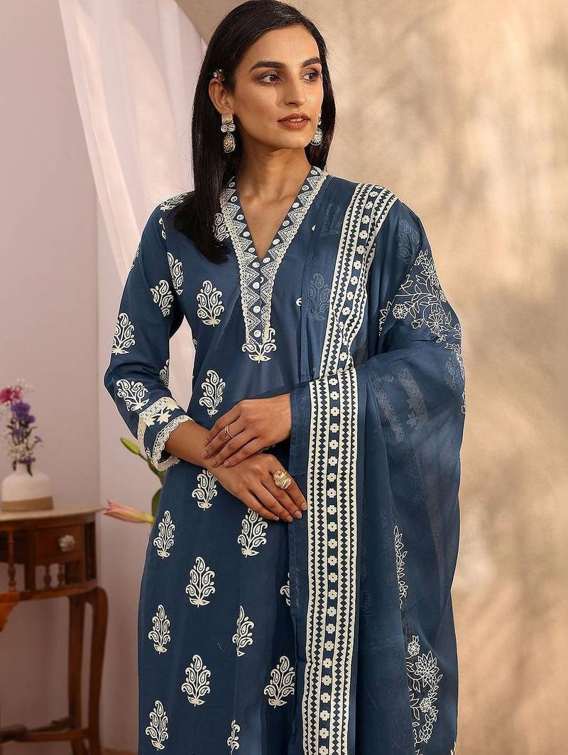 women ethnic motifs printed regular thread work kurta with palazzos & with dupatta