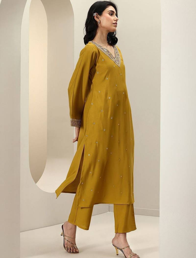 women ethnic motifs embroidered kurta with trousers & dupatta