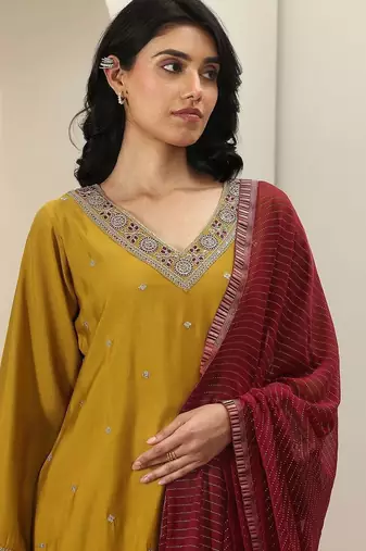 women ethnic motifs embroidered kurta with trousers & dupatta
