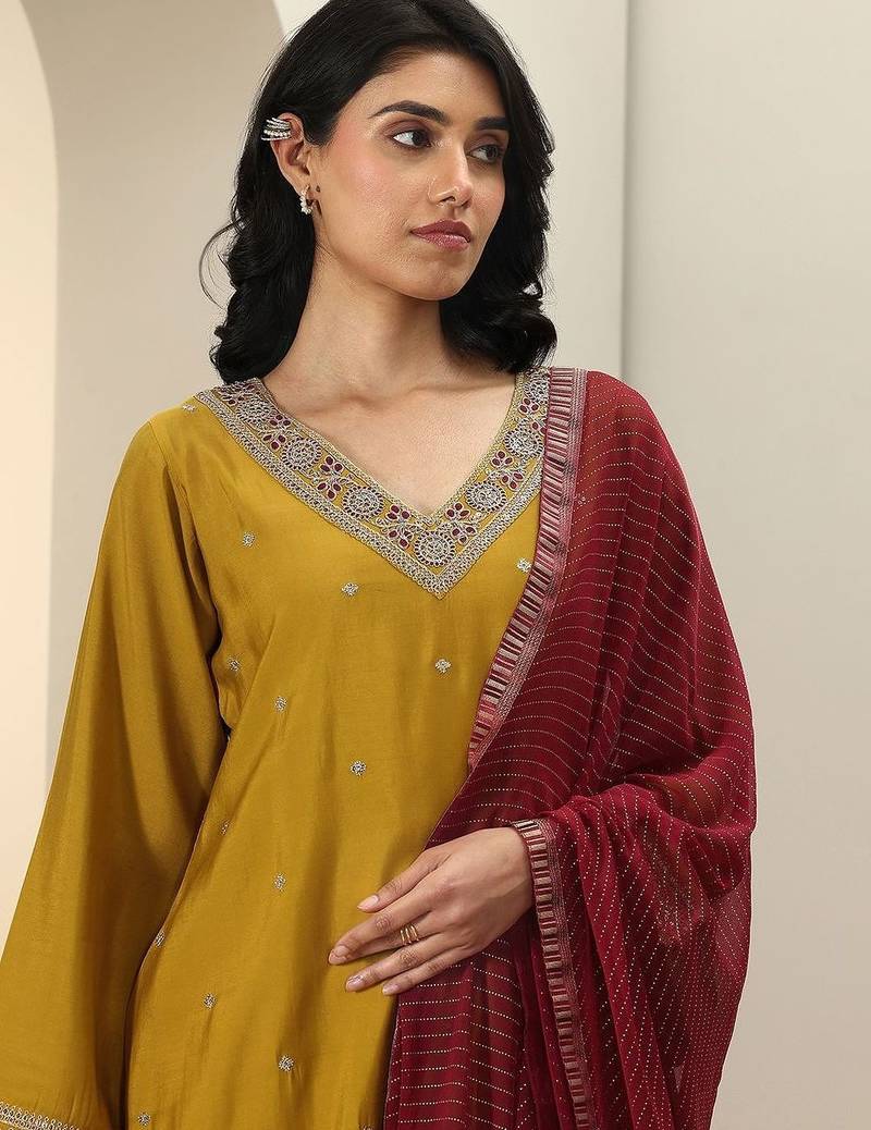 women ethnic motifs embroidered kurta with trousers & dupatta