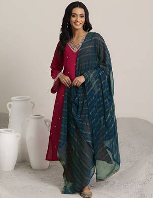 ethnic motifs embroidered v-neck straight kurta with trousers & dupatta 3